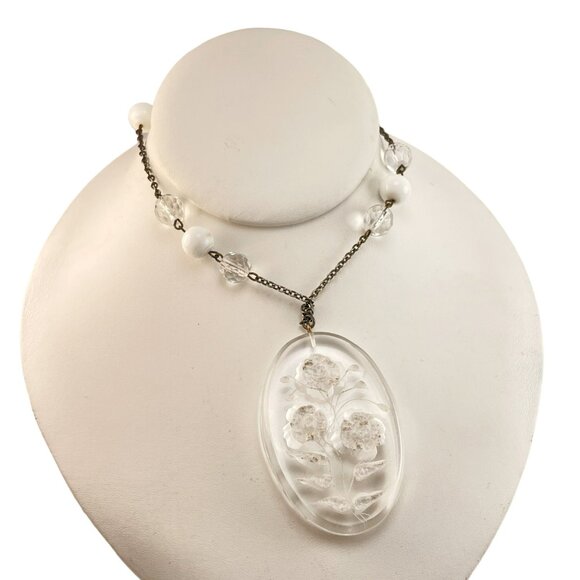 Vintage Floral Lucite Pendant Necklace With White & Clear Beads On Brass Chain - Picture 6 of 9